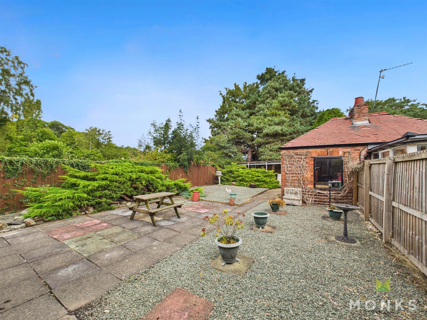 1 Station Avenue, Wrexham, LL14 5LU For Sale